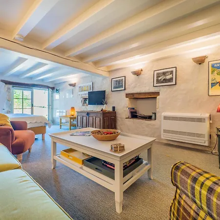 Carmagnac Cowshed Vaux-Lavalette