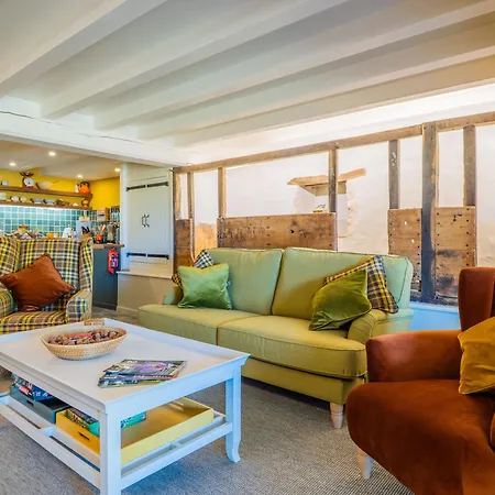 Carmagnac Cowshed Vaux-Lavalette