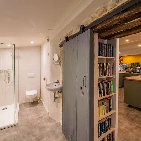 Carmagnac Cowshed Vaux-Lavalette