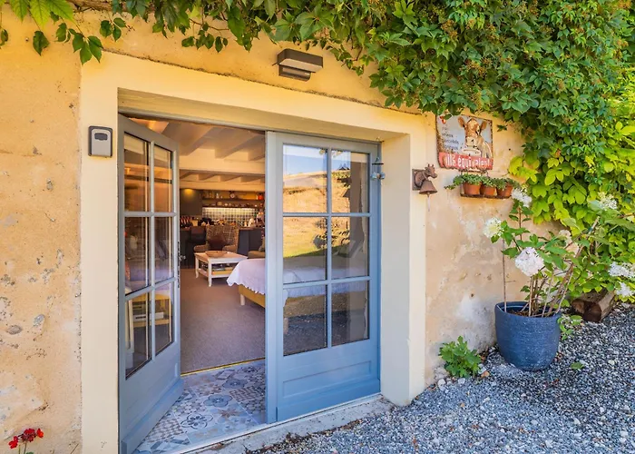 Carmagnac Cowshed Vaux-Lavalette