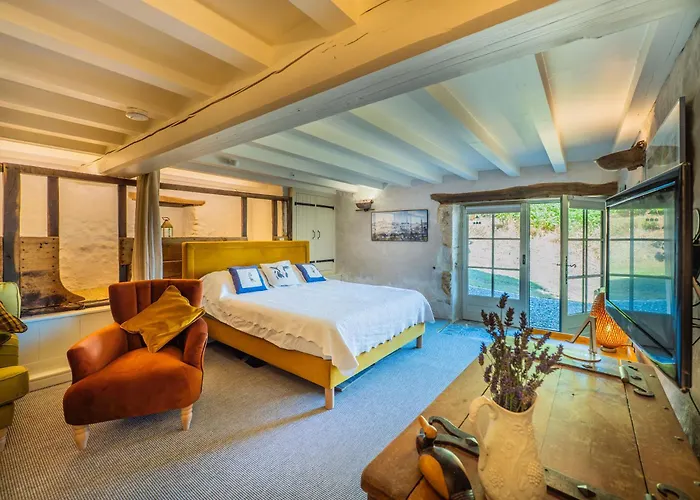 Carmagnac Cowshed Vaux-Lavalette