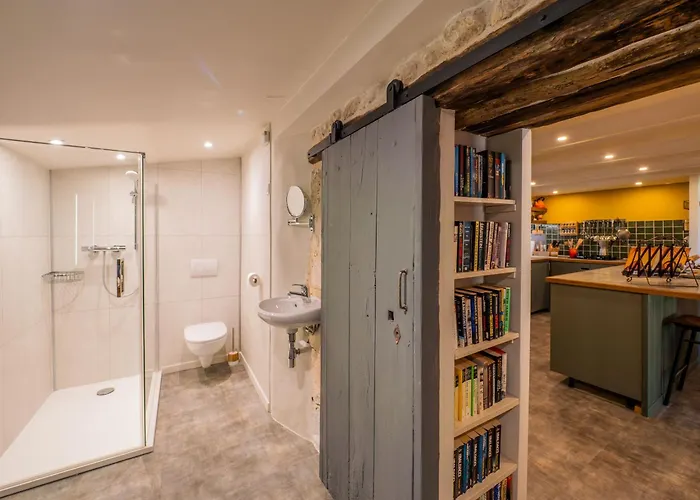 Carmagnac Cowshed Vaux-Lavalette